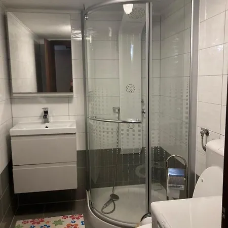 Esmi Apartman *