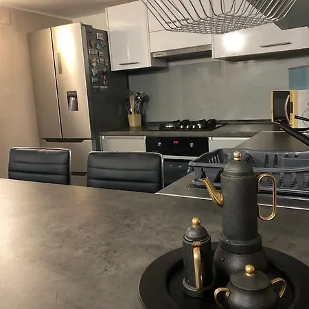 Esmi Apartman *